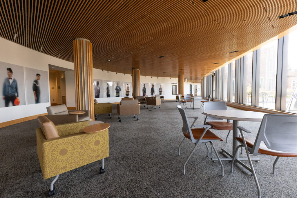 Caleres Lounge and Garden Terrace